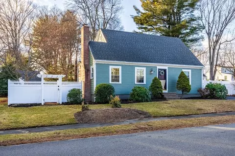 Exterior - 18 Wentworth Rd, Reading, MA 01867 photo 3 of 18
