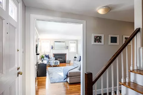 Entry Way - 18 Wentworth Rd, Reading, MA 01867 photo 2 of 5