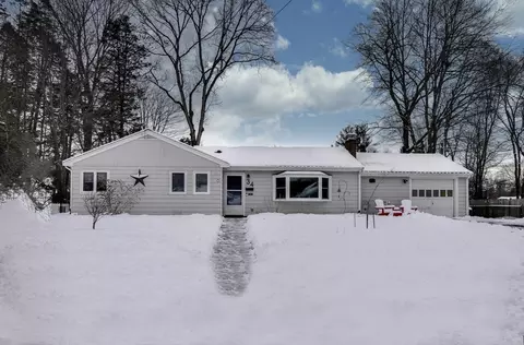 34 Hemlock Dr, Natick, MA 01760