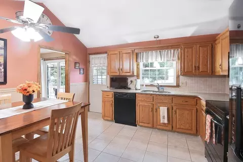 54 Brookhaven Rd, Worcester, MA 01606 photo 3