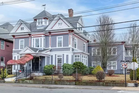 322 Pawtucket St, Lowell, MA 01854