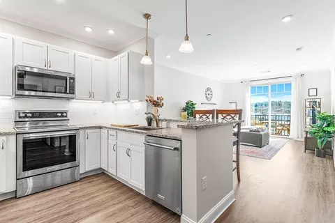 69 Foundry St #318, Wakefield, MA 01880