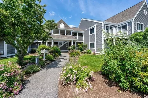 100 Fletcher Ln #B, Brewster, MA 02631