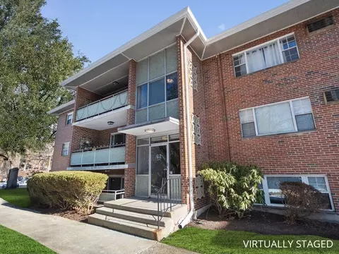62 Jacqueline Rd #4, Waltham, MA 02452