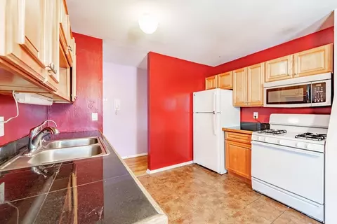 91 Regency Park Dr #91, Agawam, MA 01001