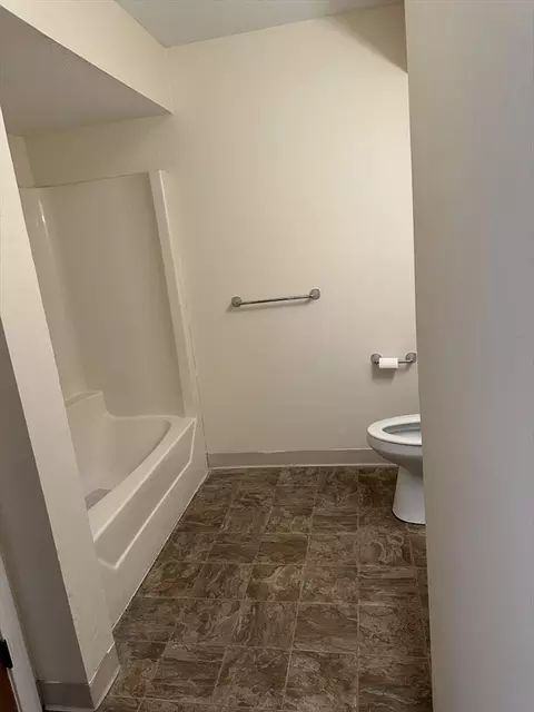 135 Vale St #5, Fall River, MA 02724 photo 9