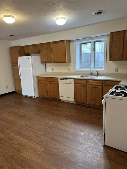 135 Vale St #5, Fall River, MA 02724 photo 5