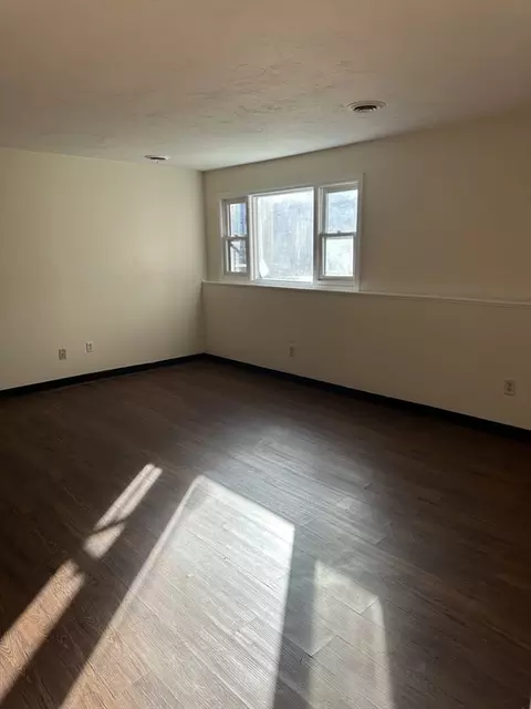 135 Vale St #5, Fall River, MA 02724 photo 3