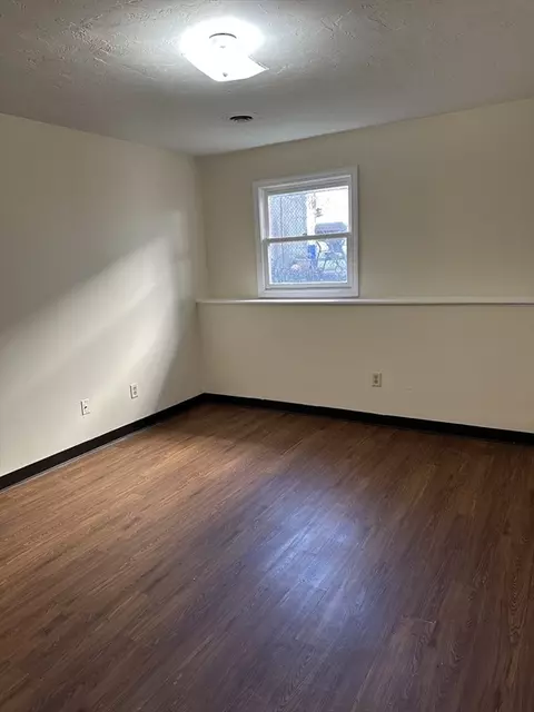 135 Vale St #5, Fall River, MA 02724 photo 8