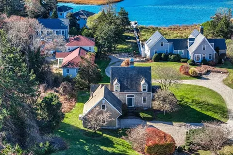 61 Bay Ln, Barnstable, MA 02632
