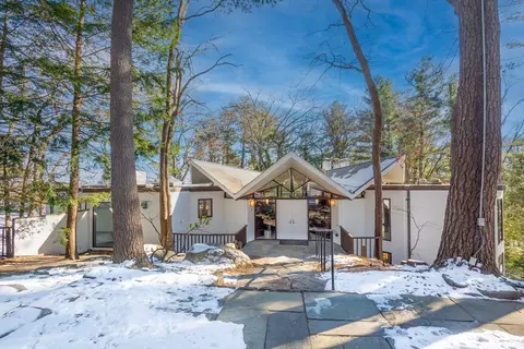 20 Huckleberry Hill Rd, Lincoln, MA 01773