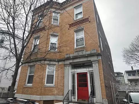 37 Central Ave, Chelsea, MA 02150