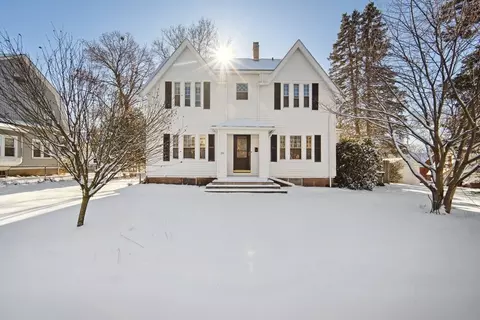 18 Winsor St, Ludlow, MA 01056