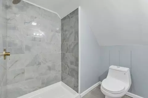 Bath - 138 Ardmore St, Springfield, MA 01104 photo 3 of 4