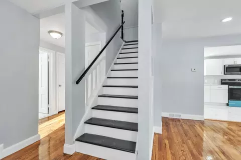 Entry Way - 138 Ardmore St, Springfield, MA 01104 photo 2 of 2
