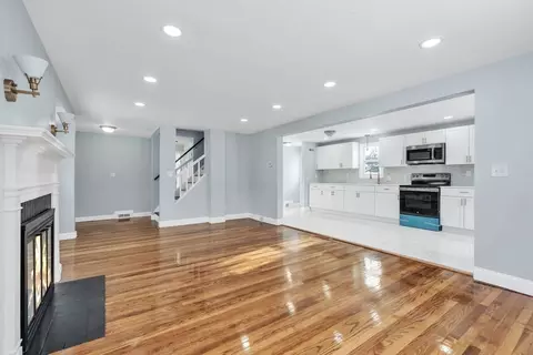 Living - 138 Ardmore St, Springfield, MA 01104 photo 4 of 4