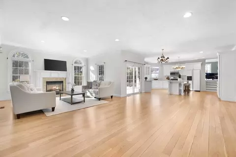 52 Chandler Cir, Andover, MA 01810