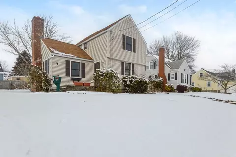 73 Smith Ave, Somerset, MA 02726