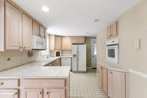 Kitchen - 25 Lothrop St, Saugus, MA 01906 photo 1 of 3
