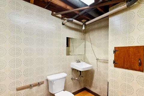 Bath - 25 Lothrop St, Saugus, MA 01906 photo 2 of 2
