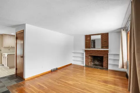 Living - 25 Lothrop St, Saugus, MA 01906 photo 4 of 4