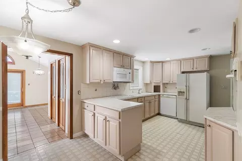 Other - 25 Lothrop St, Saugus, MA 01906 photo 3 of 7