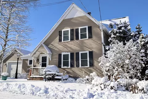 50 Holbrook Rd, Weymouth, MA 02191
