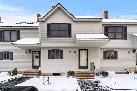 10 Carriage Ct #10, Merrimac, MA 01860