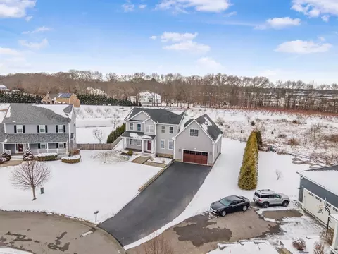 10 Becky Ln, Seekonk, MA 02771
