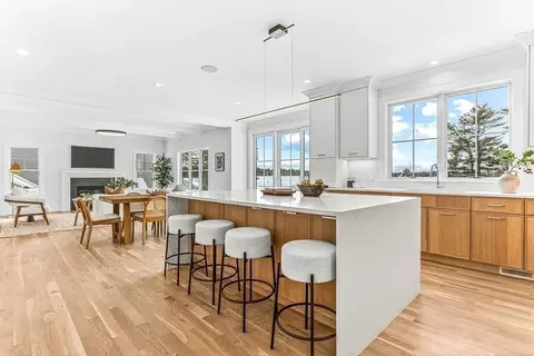 103 Lawton Rd, Needham, MA 02492 photo 2