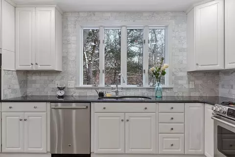 30 Duck Rd, Reading, MA 01867 photo 19