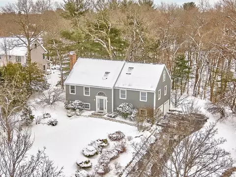 30 Duck Rd, Reading, MA 01867 photo 3
