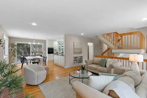 30 Duck Rd, Reading, MA 01867 photo 8