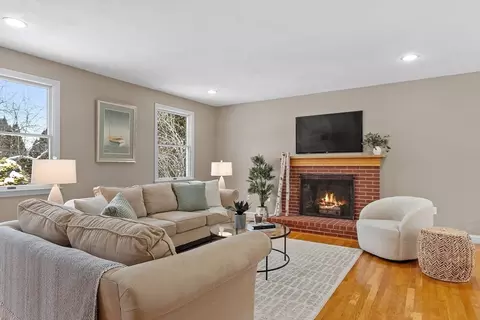 30 Duck Rd, Reading, MA 01867 photo 6