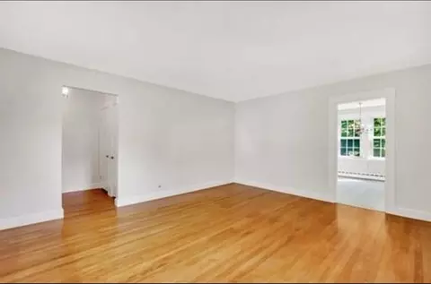 9 Grandview Ave, Webster, MA 01570 photo 2