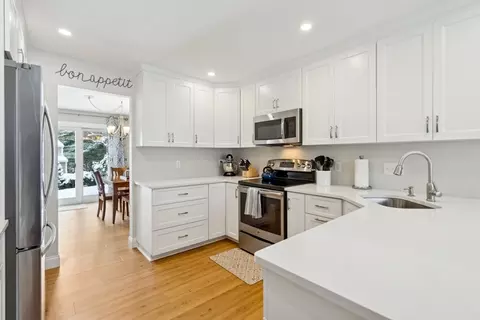 36 Pemberton St #B, Walpole, MA 02081