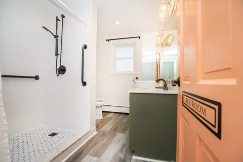 Bath - 38 Cole, Beverly, MA 01915 photo 1 of 2