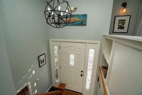 Entry Way - 38 Cole, Beverly, MA 01915 photo 2 of 6