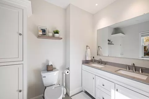 Bath - 14 Leonard St, Hingham, MA 02043 photo 1 of 2