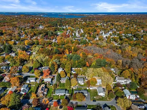 14 Leonard St, Hingham, MA 02043