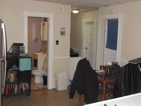 Entry Way - 1 Lund St, Worcester, MA 01607 photo 1 of 2