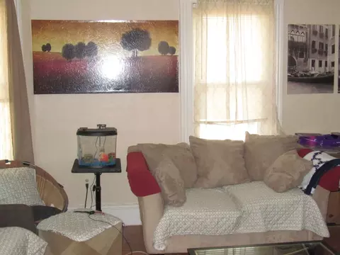 Living - 1 Lund St, Worcester, MA 01607 photo 2 of 4