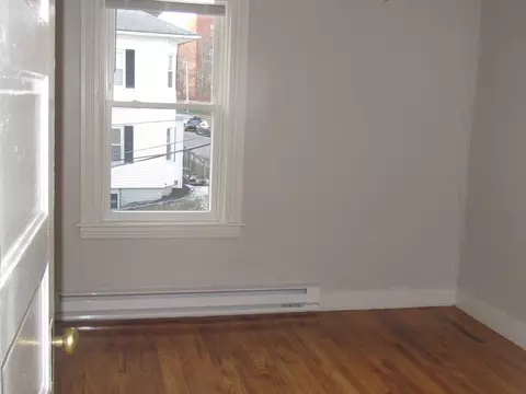 Bedroom - 1 Lund St, Worcester, MA 01607 photo 5 of 6