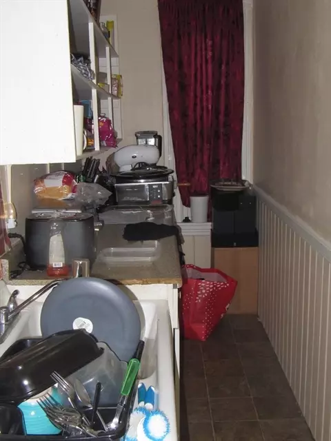 Kitchen - 1 Lund St, Worcester, MA 01607 photo 2 of 3