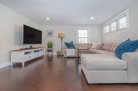 20 Temple Pl, Fairhaven, MA 02719 photo 14