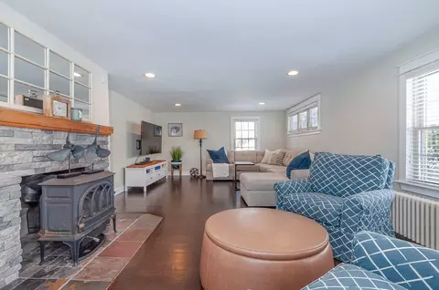 20 Temple Pl, Fairhaven, MA 02719 photo 16
