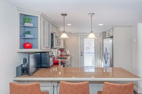 20 Temple Pl, Fairhaven, MA 02719 photo 10