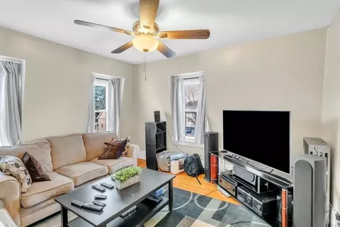 17 Griffin St, Springfield, MA 01104 photo 10