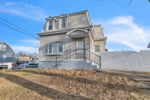 17 Griffin St, Springfield, MA 01104