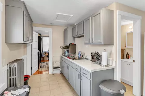 17 Griffin St, Springfield, MA 01104 photo 4